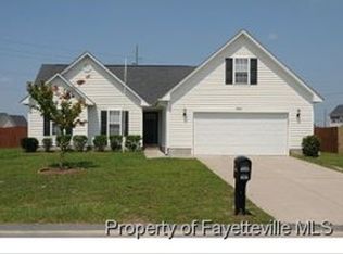3666 Pioneer Dr, Hope Mills, NC 28348