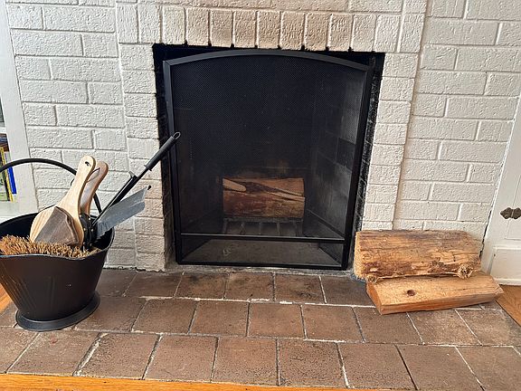 3rd image of 4933 Aldama St