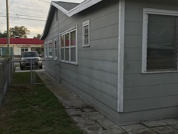 3rd image of 1613 31st Ave N