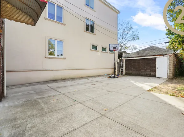 1530 East 2nd Street image 16 of 25