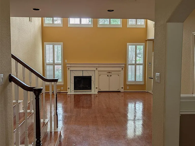 6018 Briar Hill Ct — Photo 2