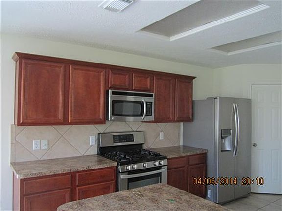 Nice five counter tops with plenty of cabinets