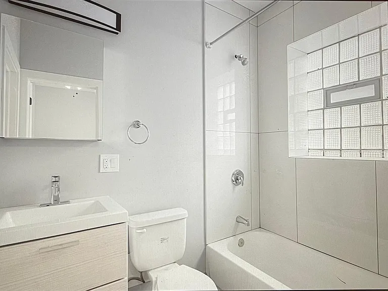 7661 N Rogers Ave #1 — Photo 11
