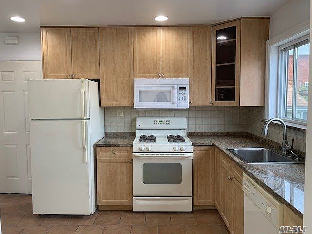 1st image of 15-32 Clintonville St #1