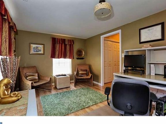 5th image of 25 W McCaulley Ct