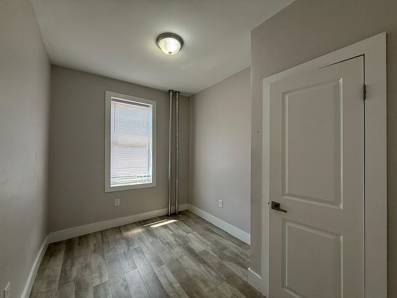 4th image of 76-78 Congress St #104