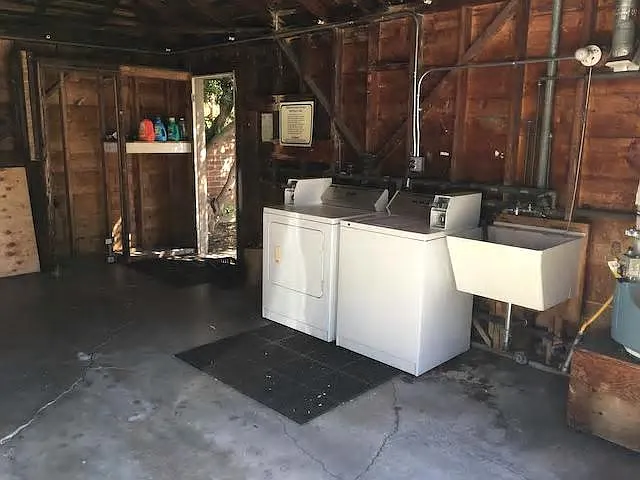 922 Oak Ln — Photo 17
