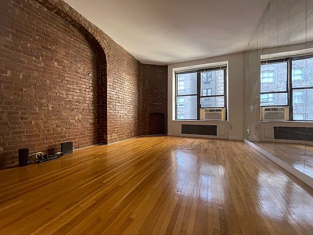 1st image of 117 W 58th St APT 4A