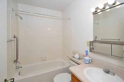 3rd image of 6133 Country Club Dr