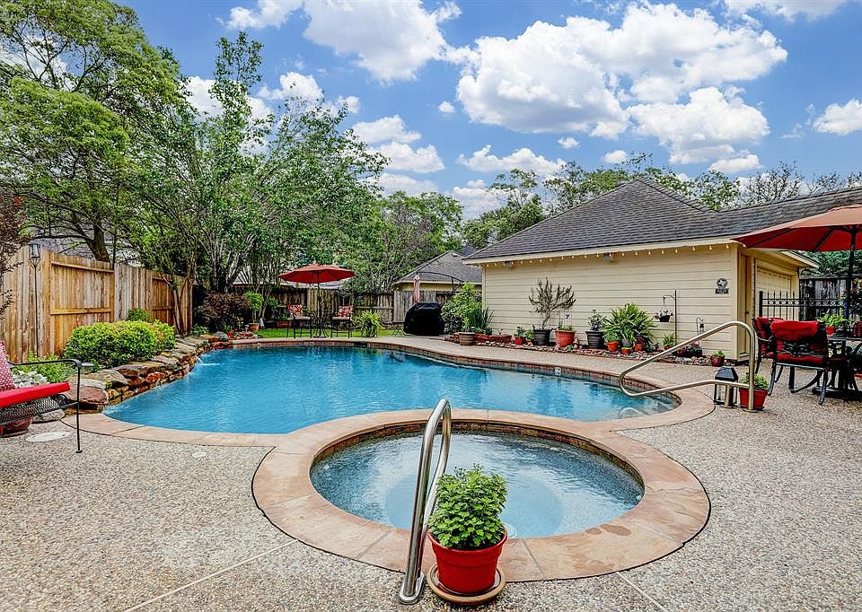 1st image of 2618 Hampton Springs Dr