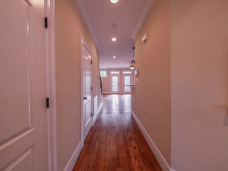 1032 Alemany St — Photo 10