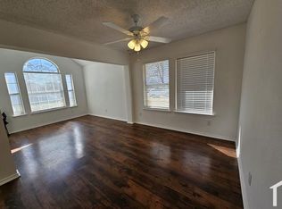 2911 Custer Dr, Corinth, TX 76210