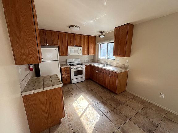 3rd image of 714 & 716 San Rafael Pl #714