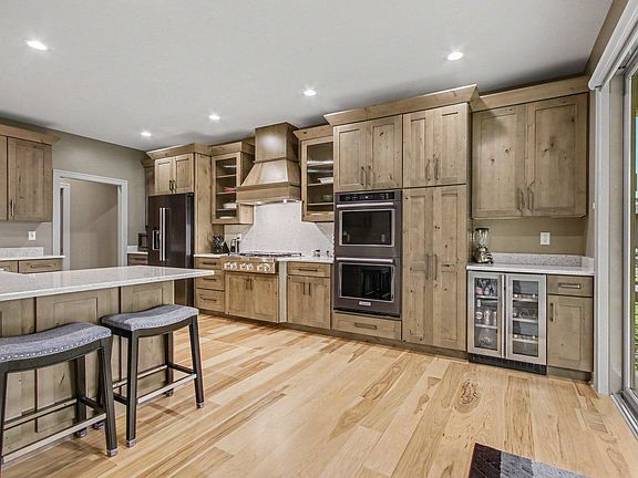 3rd image of 45 Mattico Ln