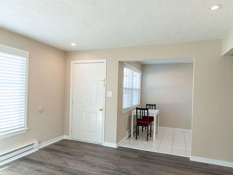 618 Martin Way — Photo 8