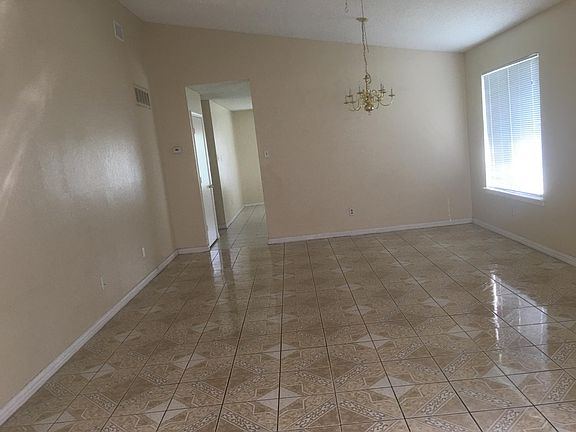 3rd image of 1125 Garden Terrace Dr