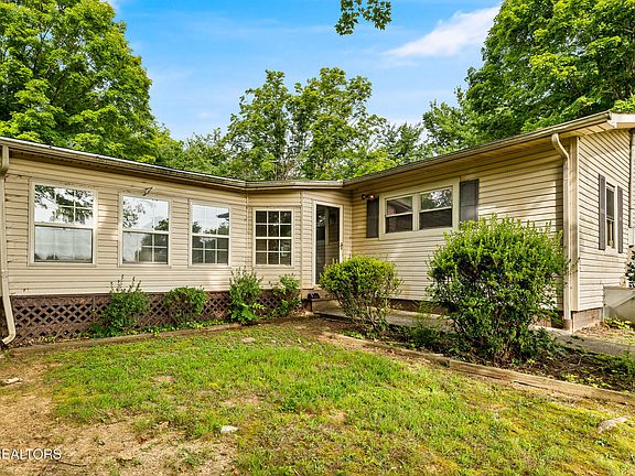 2nd image of 3575 Weavers Dr