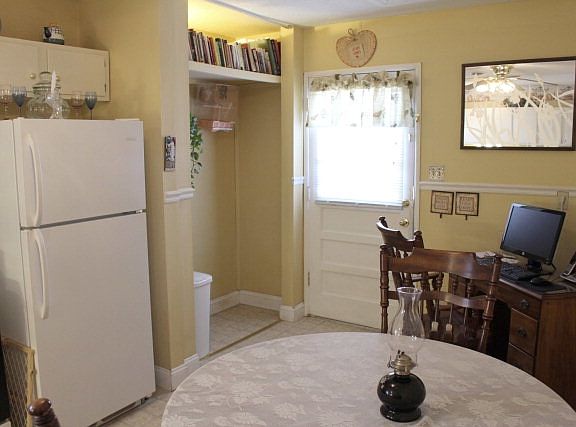 5th image of 848 Gardenside Dr