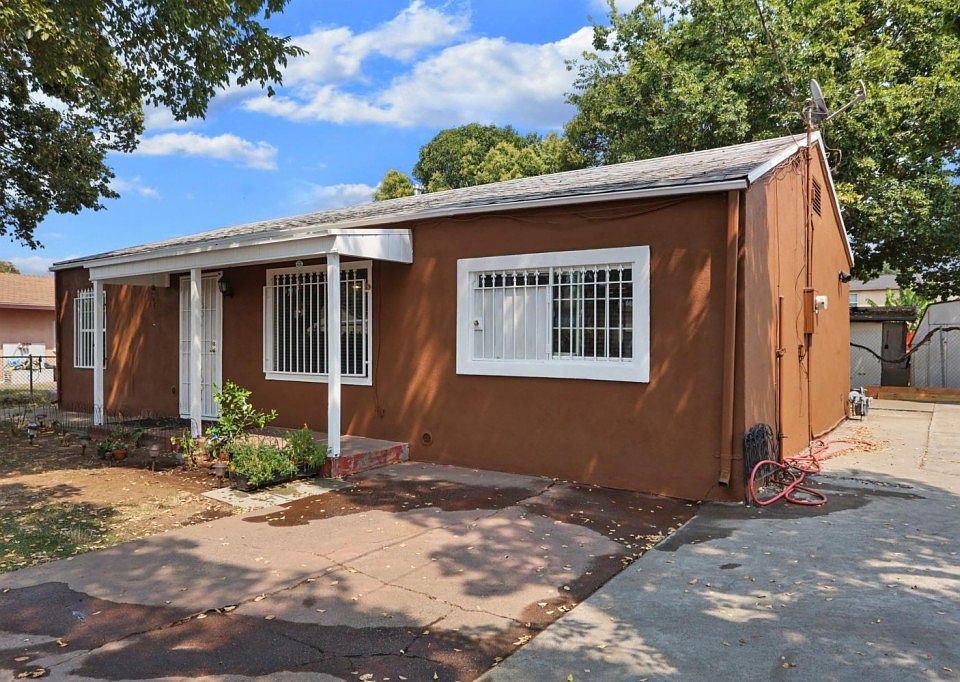 1st image of 132 Adrienne Ave