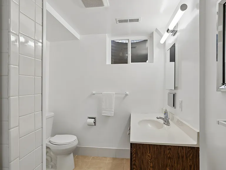3301 Shirley Ln — Photo 38