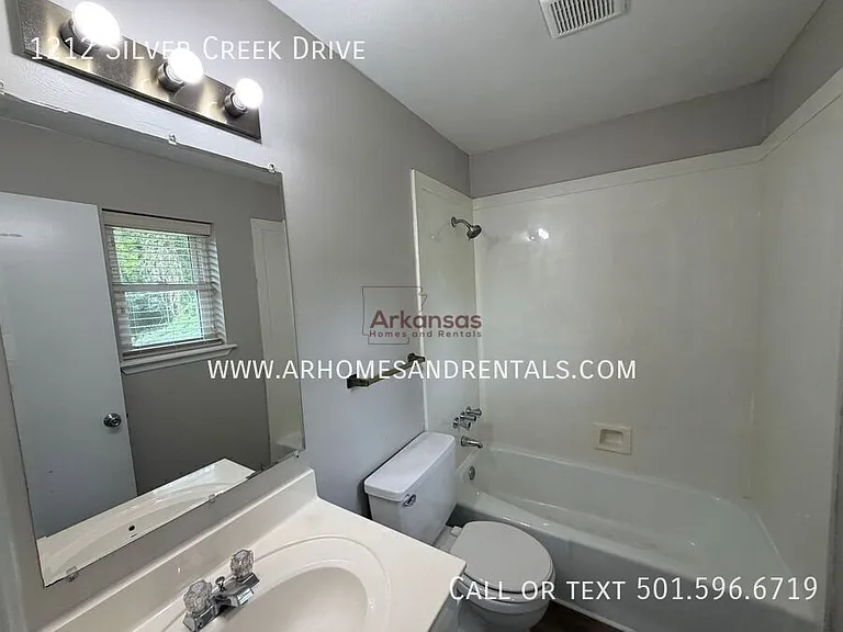 1212 Silver Creek Dr — Photo 10