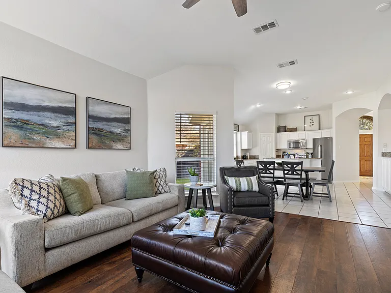 1438 Royal Oaks Dr — Photo 5
