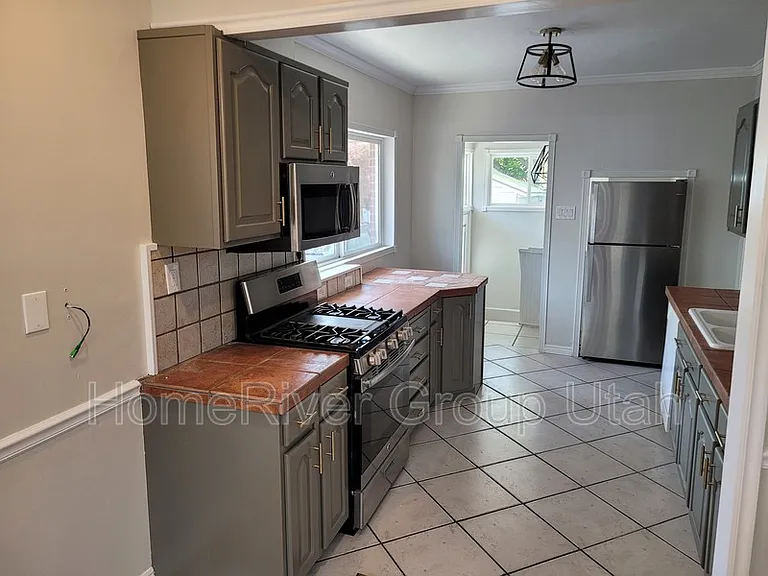 632 E Wilson Ave — Photo 2