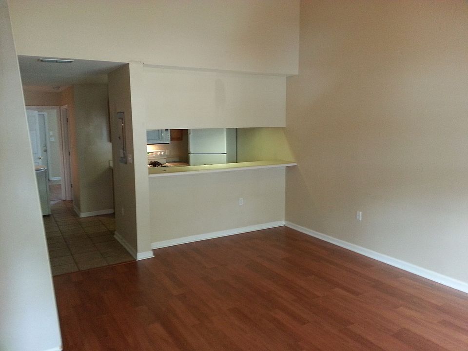 2nd image of 2738 W Tharpe St APT 2606