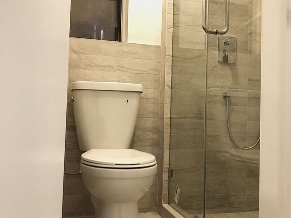5th image of 358 W 48th St APT 3S