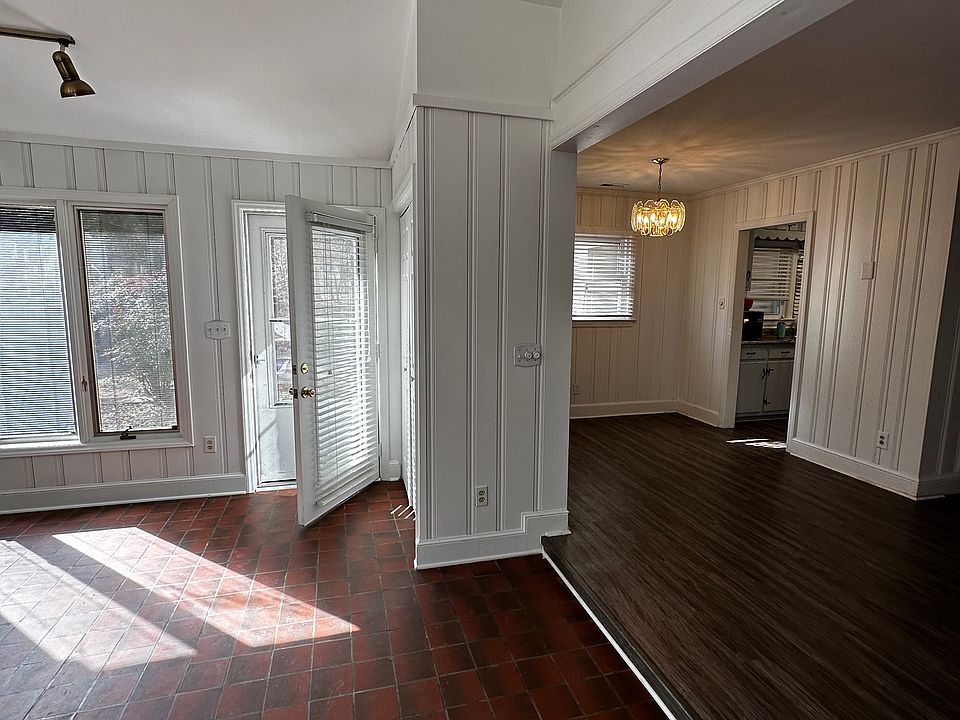 2nd image of 41 N Circle Dr