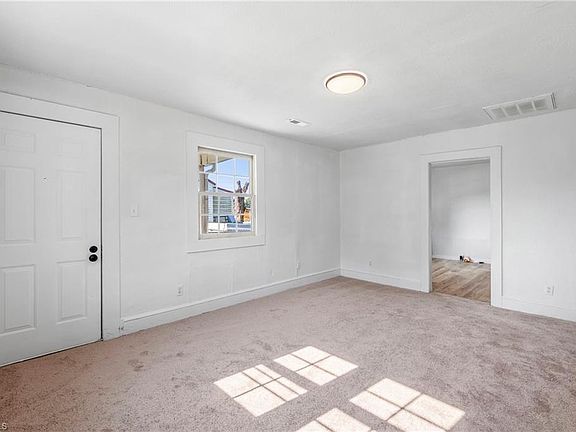 3rd image of 2110 Shore St