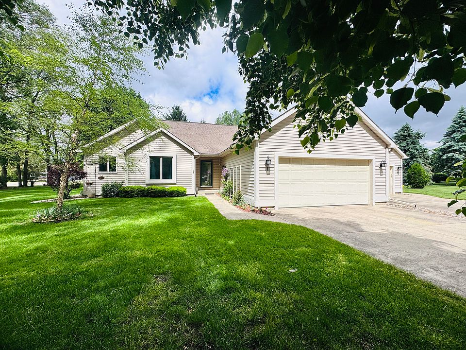 1st image of 11 Oakdale Ln