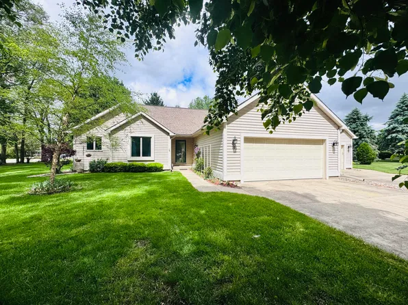 11 Oakdale Ln, Coldwater, MI 49036