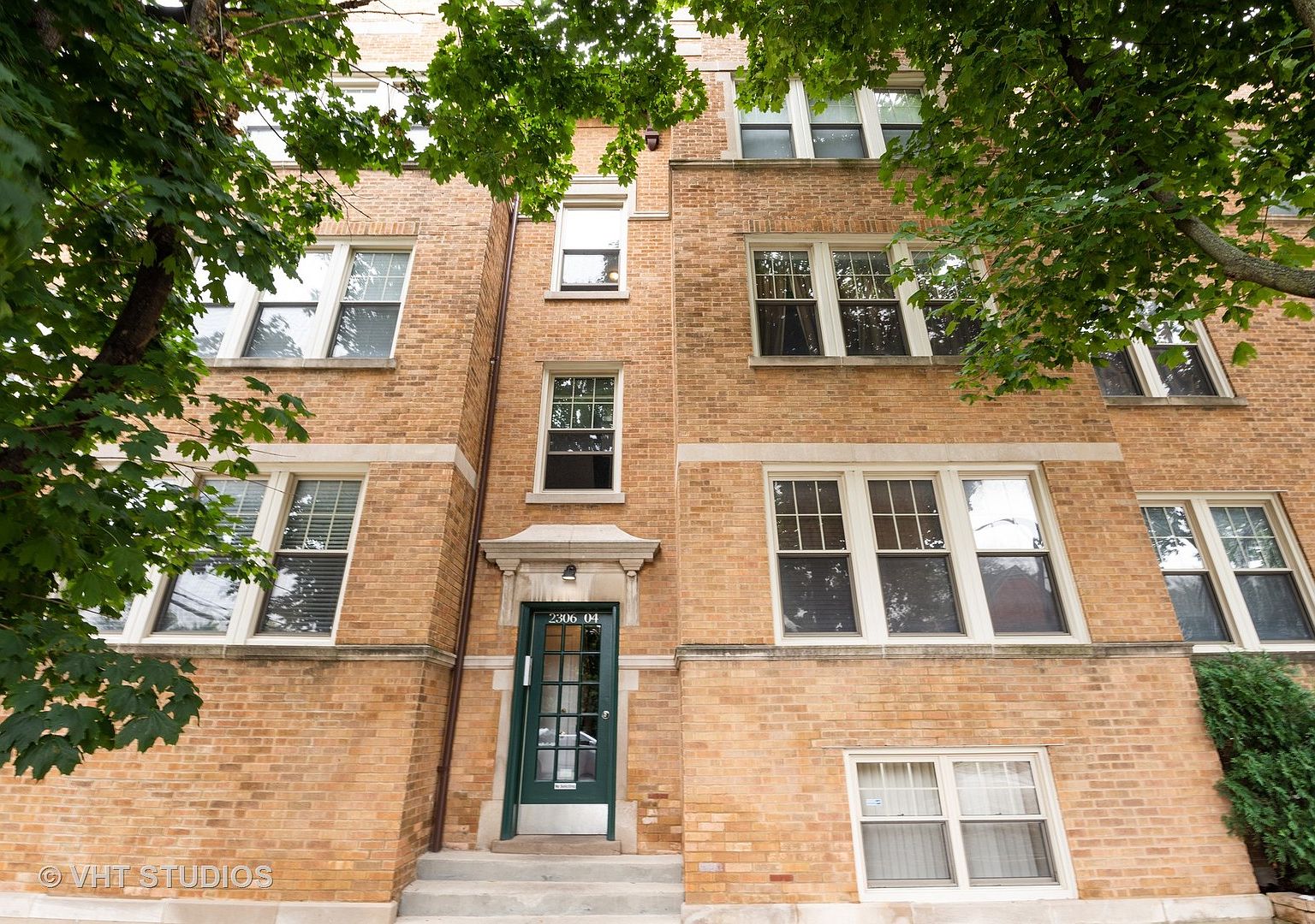 2304 W Jarvis Ave APT G, Chicago, IL 60645 | Zillow