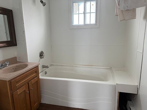 3rd image of 88 Roebling Ave Unit 1