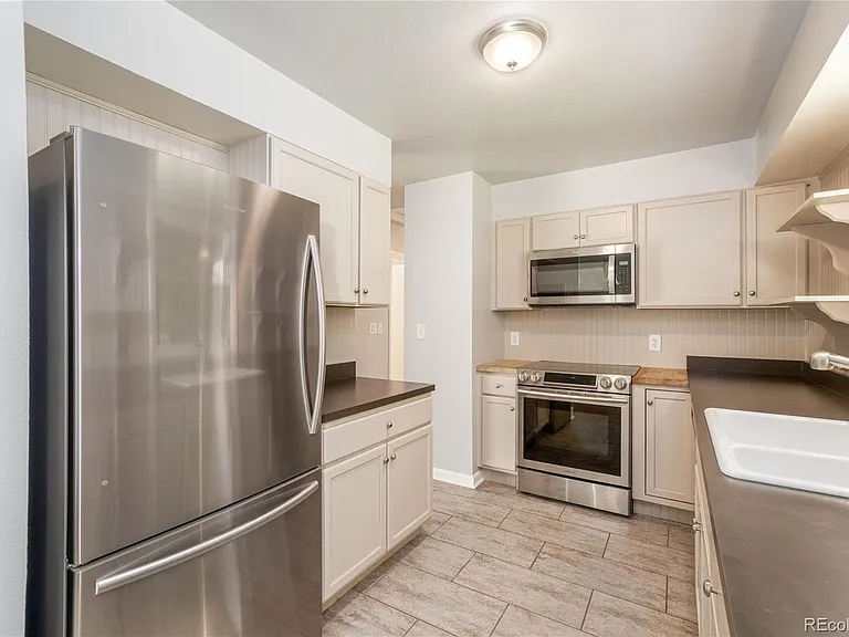1130 Spencer St — Photo 5