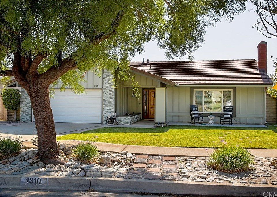 2nd image of 1310 Brenda Ct