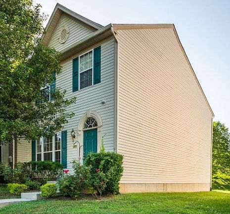 2nd image of 211 Mary Jane Ln
