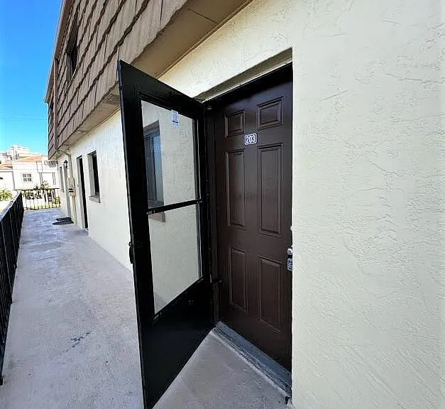 7101 Ridgewood Ave #203 — Photo 3