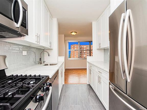 4th image of 555 Kappock St APT 10J