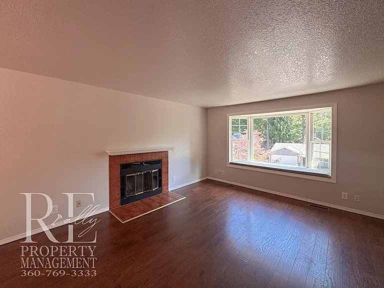 7611 Oak Park Dr NW — Photo 7