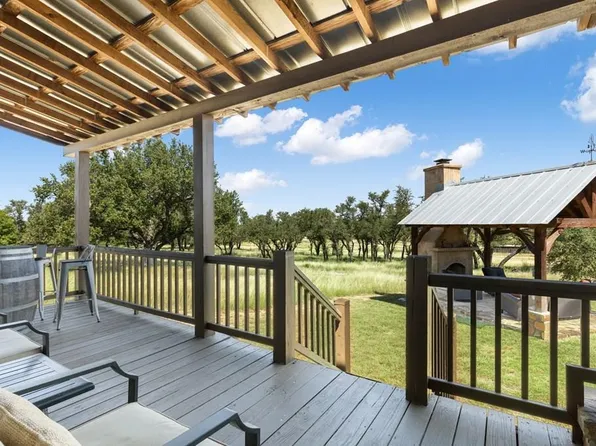 434 Gold Schaefer Rd, Fredericksburg, TX 78624
