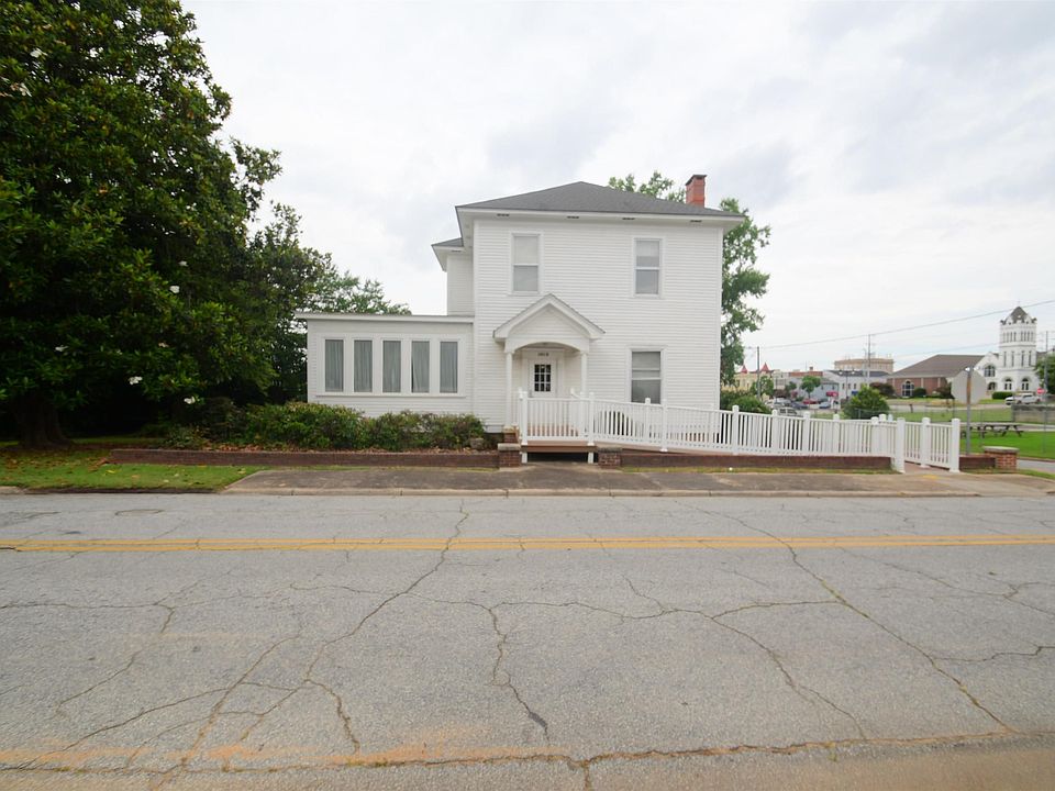 1st image of 1015 Boundary St