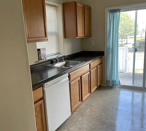 4th image of 6416 Ocean Ave N
