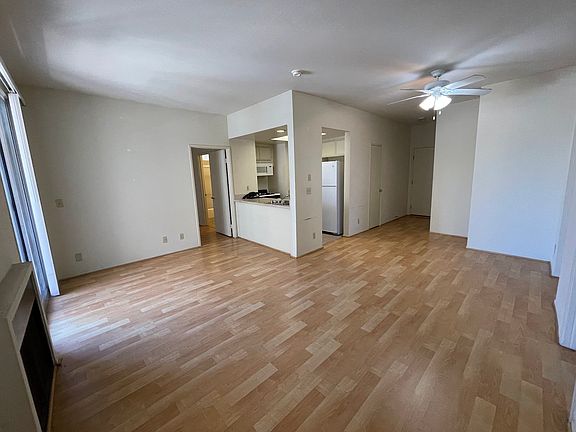5th image of 3653 Empire Dr APT 103