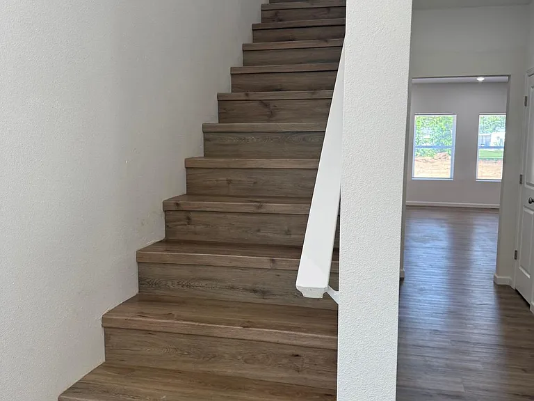 2022 N Weller Ave #B — Photo 7