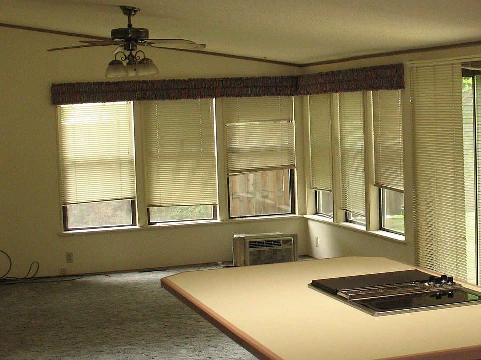2nd image of 4715 NE 66th Ave