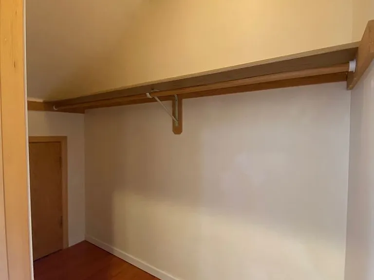 3644 Woodland Park Apartments are located in Wallingford — Photo 18