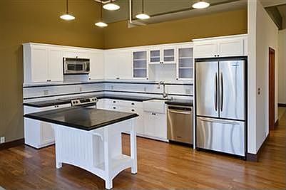 Large Entertainment Style Kitchen