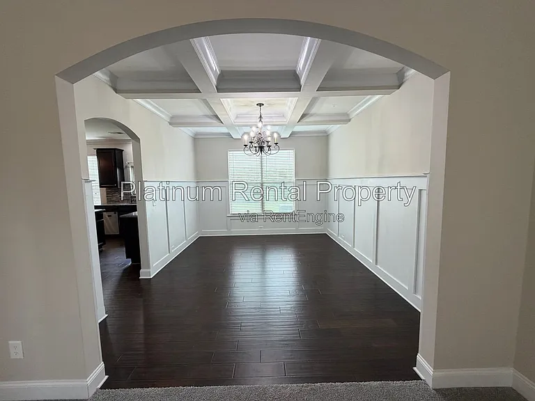 5075 Rialto Way — Photo 6